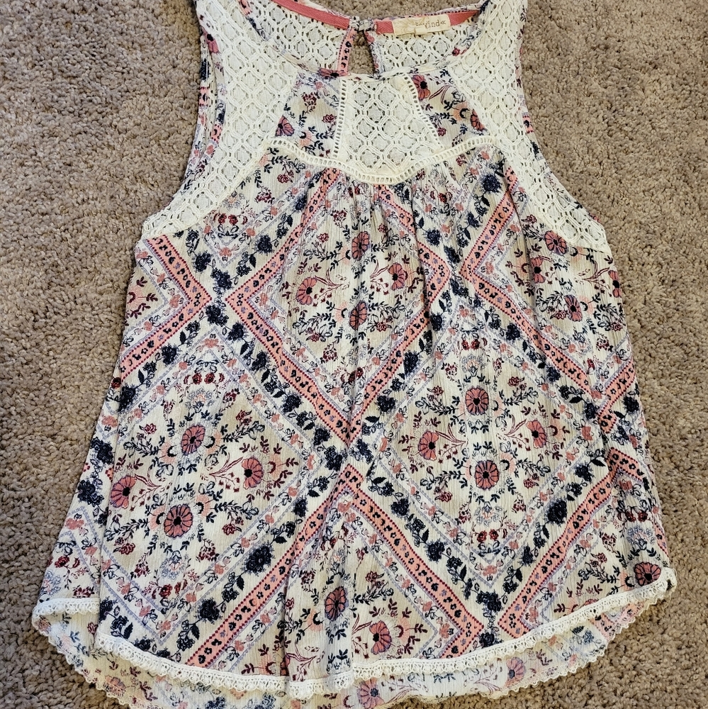 Cute top!!